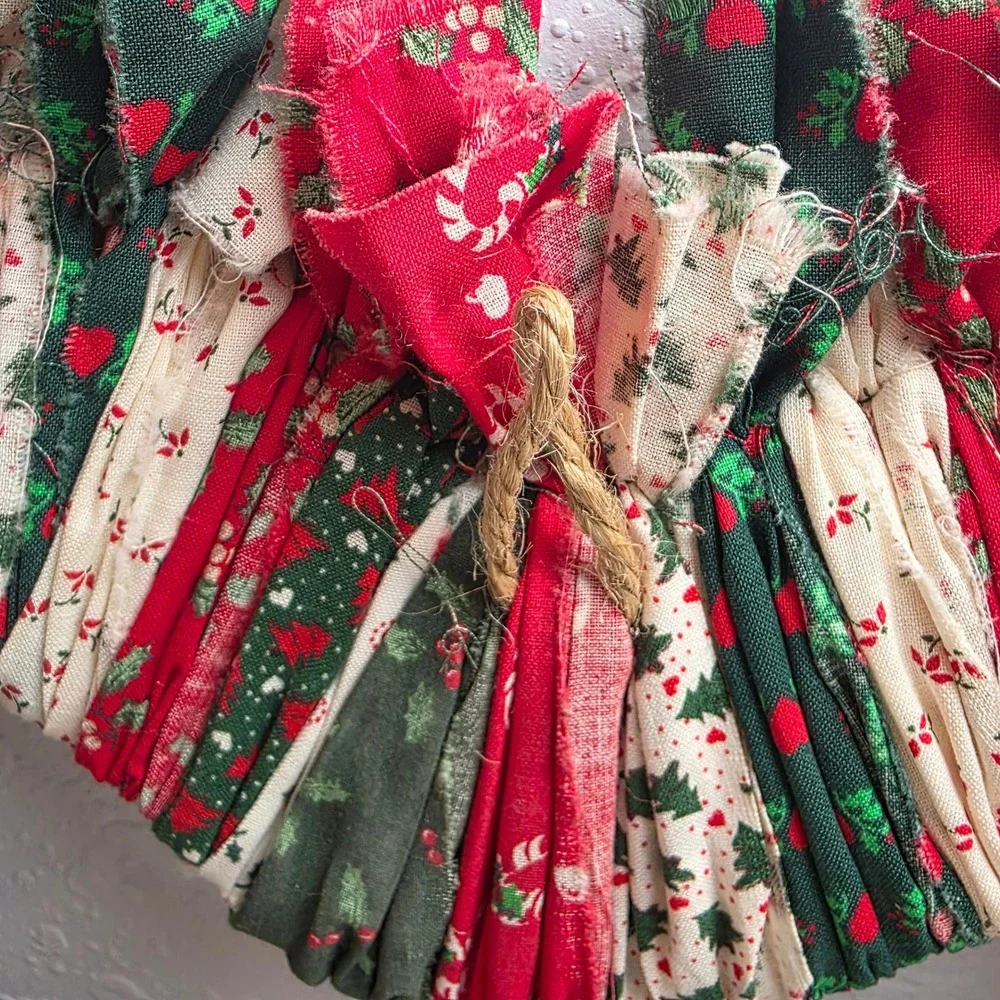 Handmade Heart Wreath‎ Christmas Fabric Tie Red Green Cream Santa Bow Farmhouse